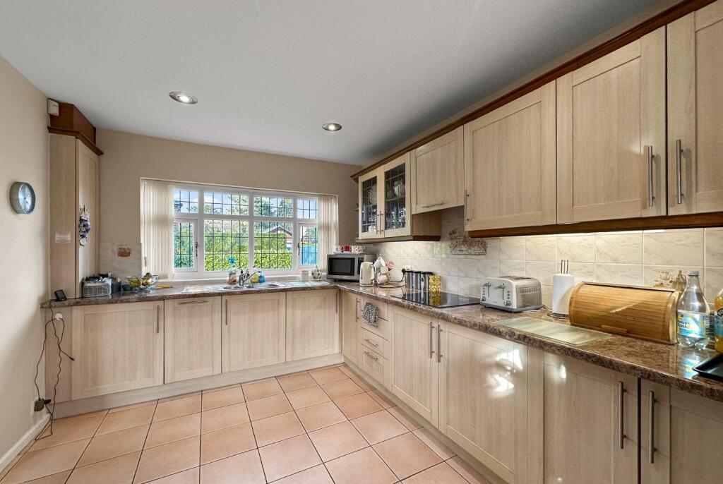 Thorley Lane, Timperley photo 4