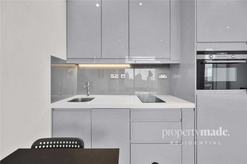 Apartment in London - More