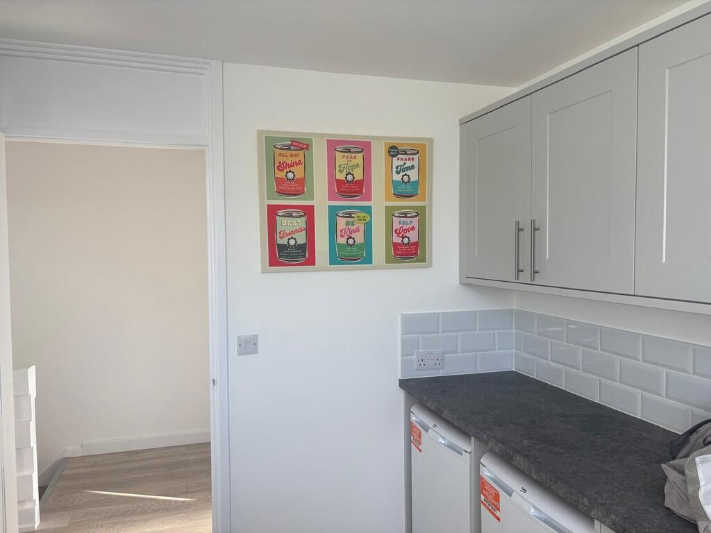 Apartment in Waverley, Farnham - More