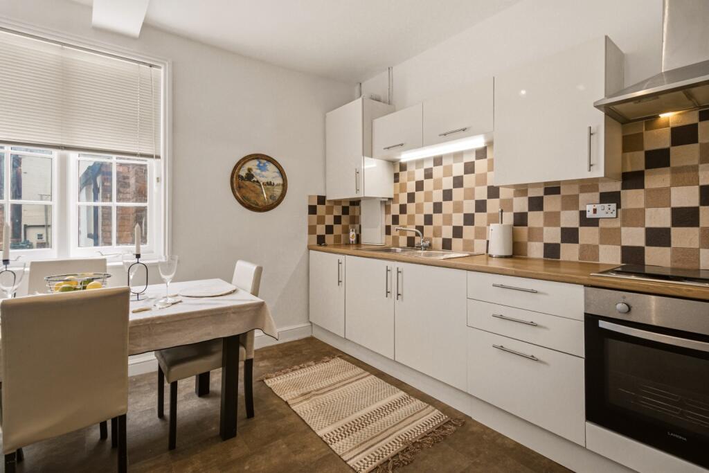 7A, Swanpool Walk, Worcester, Worcestershire, WR2 4EL photo 2