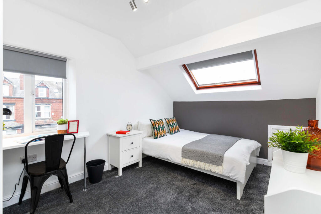 Apartment in Leeds - View 3