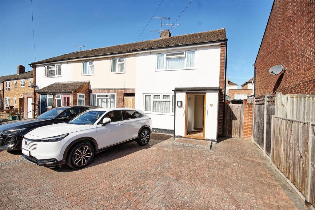 Main image of property: GLADSTONE ROAD - WARE - CHAIN FREE