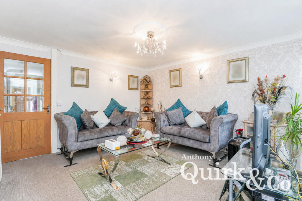 House in Southend-on-Sea - View 2