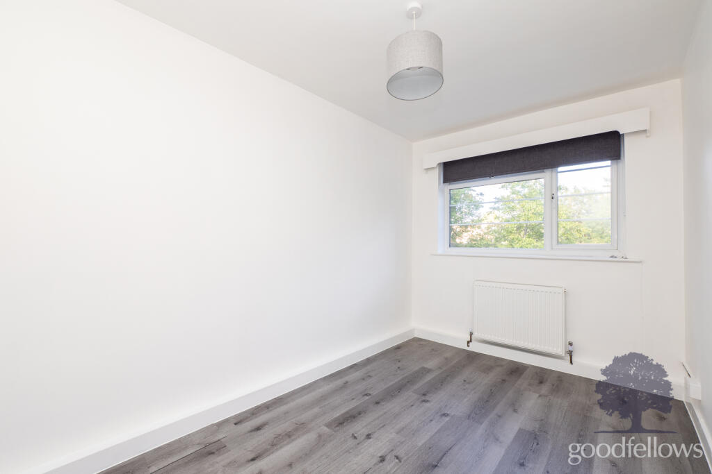 Apartment in Sutton - View 5
