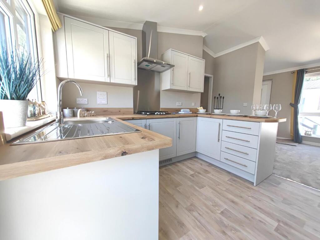 House in Wokingham - View 4