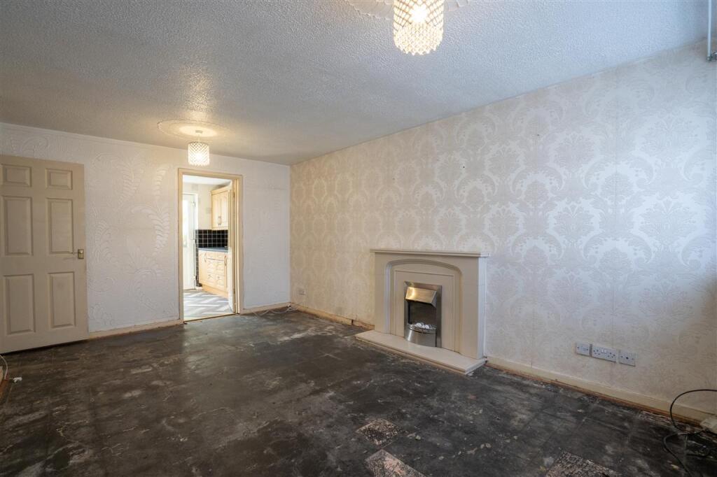 Apartment in Birmingham, Lyndon Green - View 2
