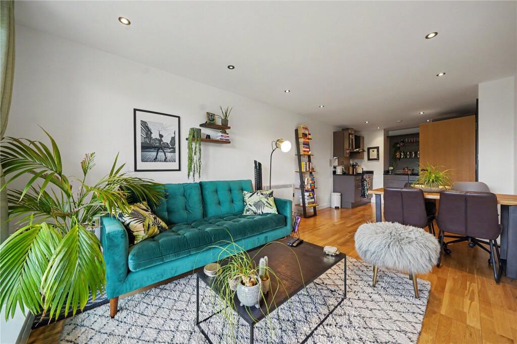 Main image of property: Southgate Road, London, N1