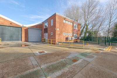 Photo 33. Unit 8.