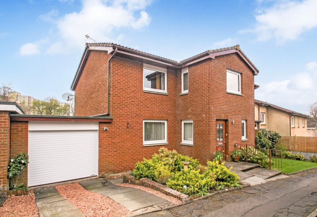 Main image of property: 5 Broomhead Park, Dunfermline, Fife, KY12 0PT