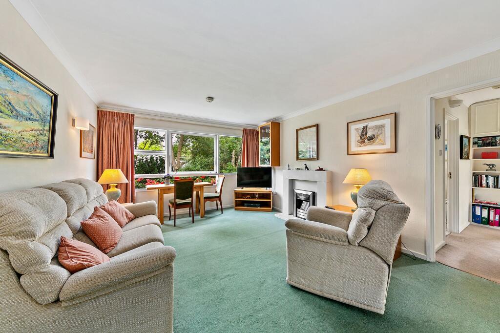 Apartment in Richmond, Ham - View 2