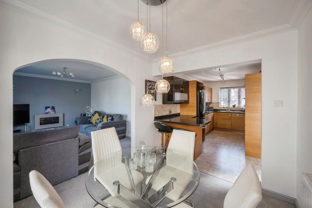 House in Doncaster, Barnby Dun with Kirk Sandall - View 6