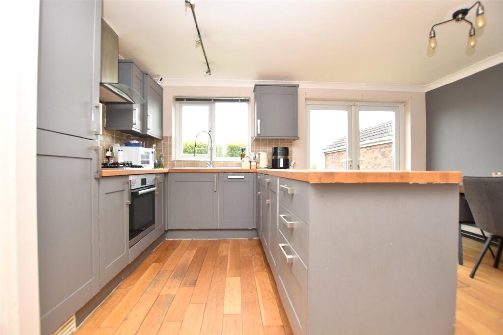 House in Leeds, Upper Green, Morley - View 3