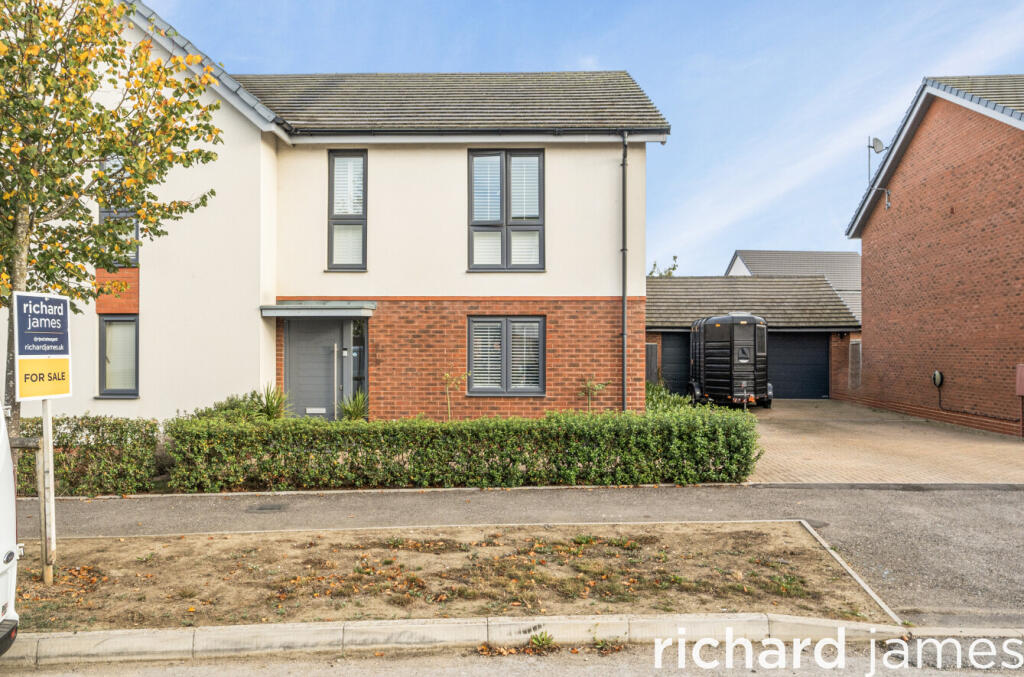 3-bed semi-detached on Blanchard Road, Tadpole Garden Village, Swindon, SN25, £375,000
