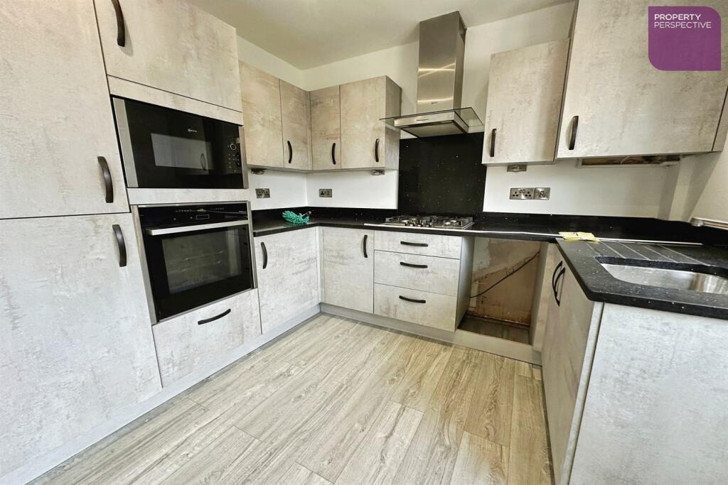 House in Macclesfield, Cheshire East - View 4
