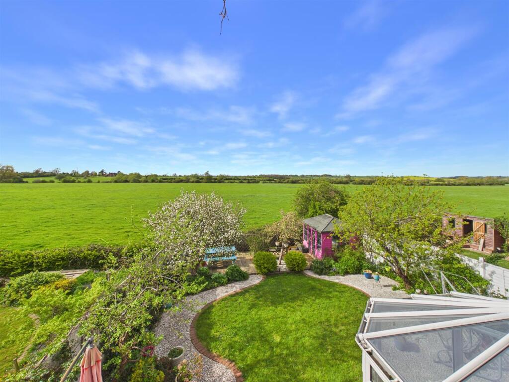 House in Hemel Hempstead, Watermead - View 3