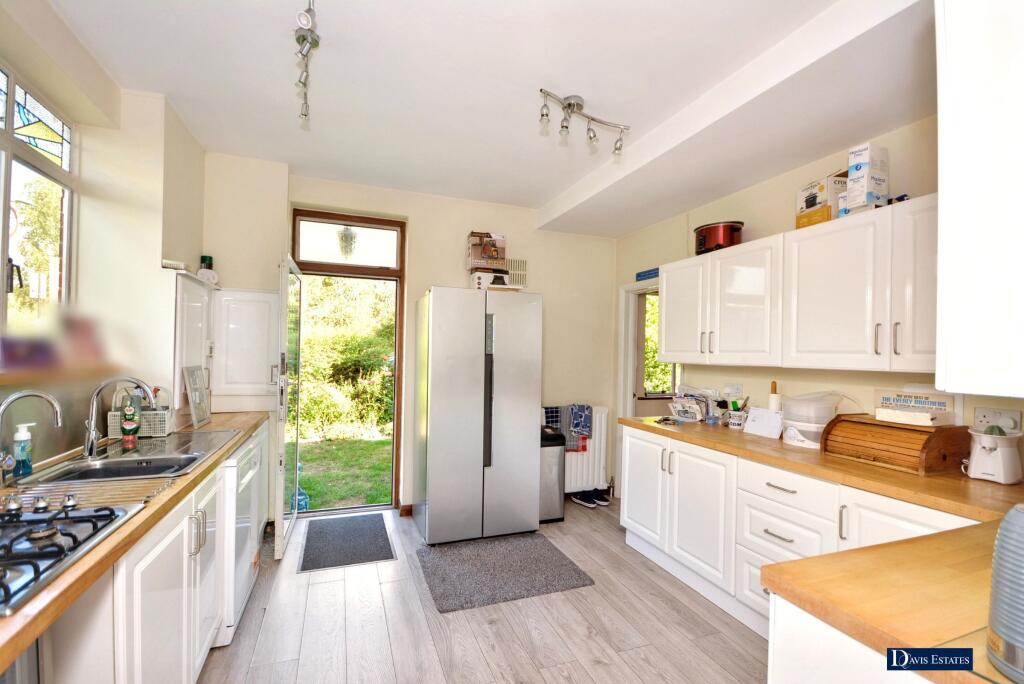 House in London - View 3