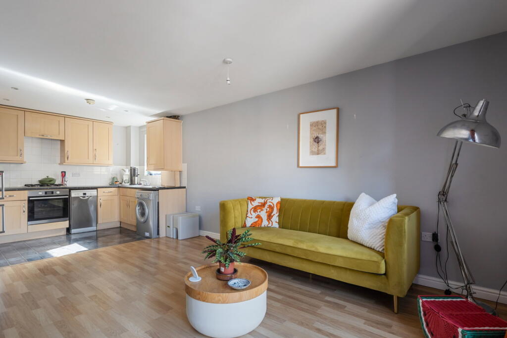 Woodmill Road, London, E5 9GA photo 4