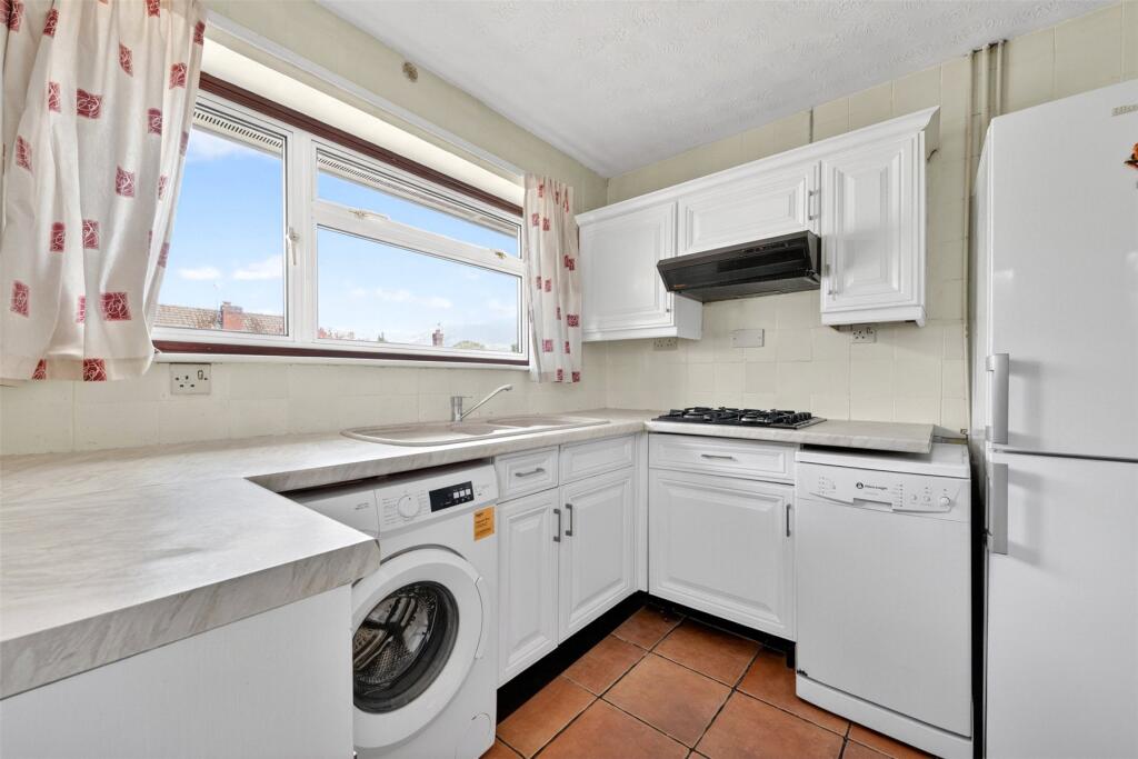House in Surrey Heath, Bisley - More
