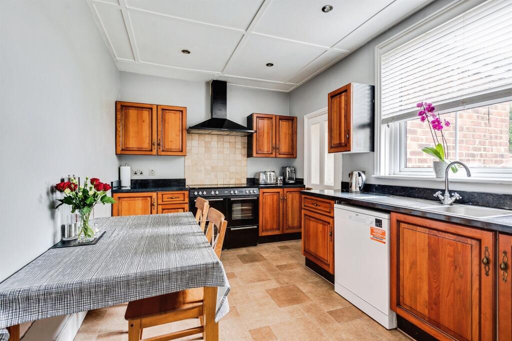 House in Swindon - View 5