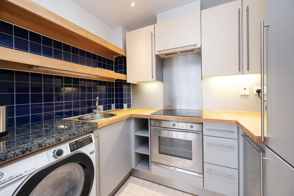 Apartment in London - View 3