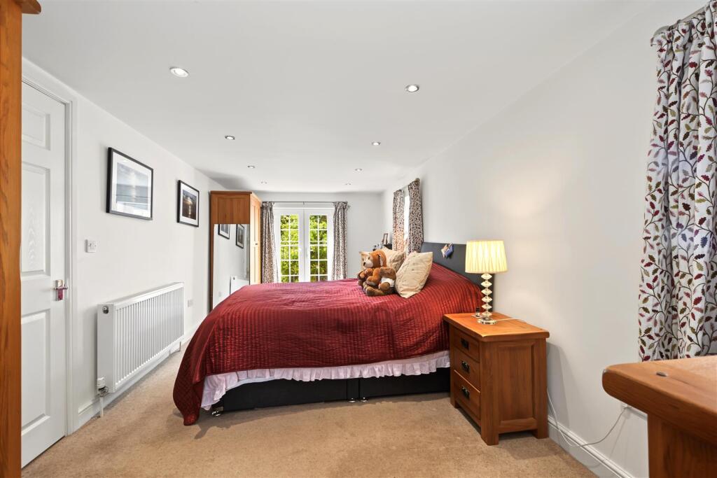 Main Street, Calverton, Nottingham - View 4