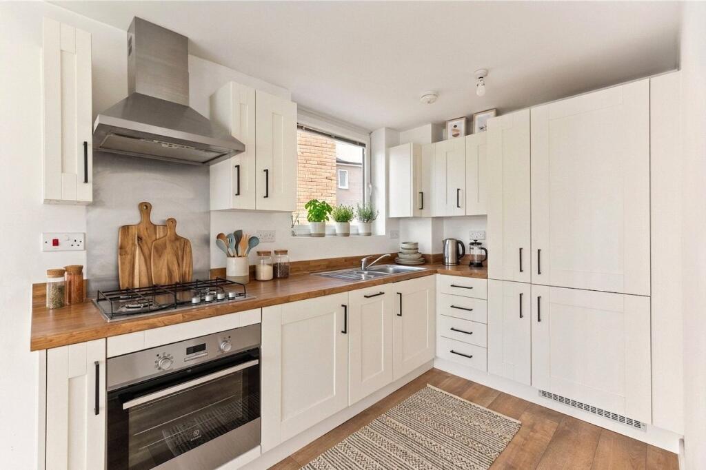 Apartment in Kingswood, Lyde Green, Emersons Green - View 2