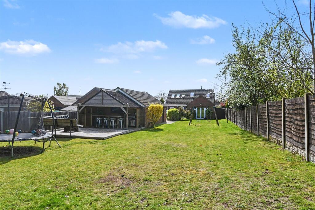 Main image of property: Brigg Road, Messingham, Scunthorpe