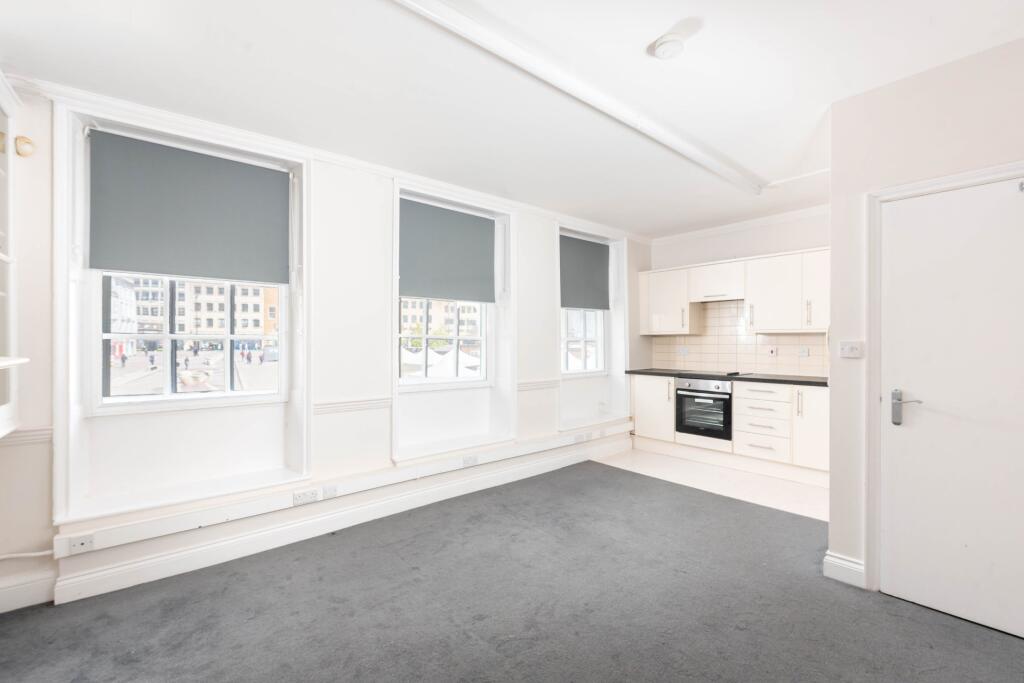 Apartment in Northampton, Semilong - View 4