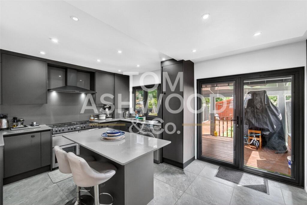 House in London - View 2
