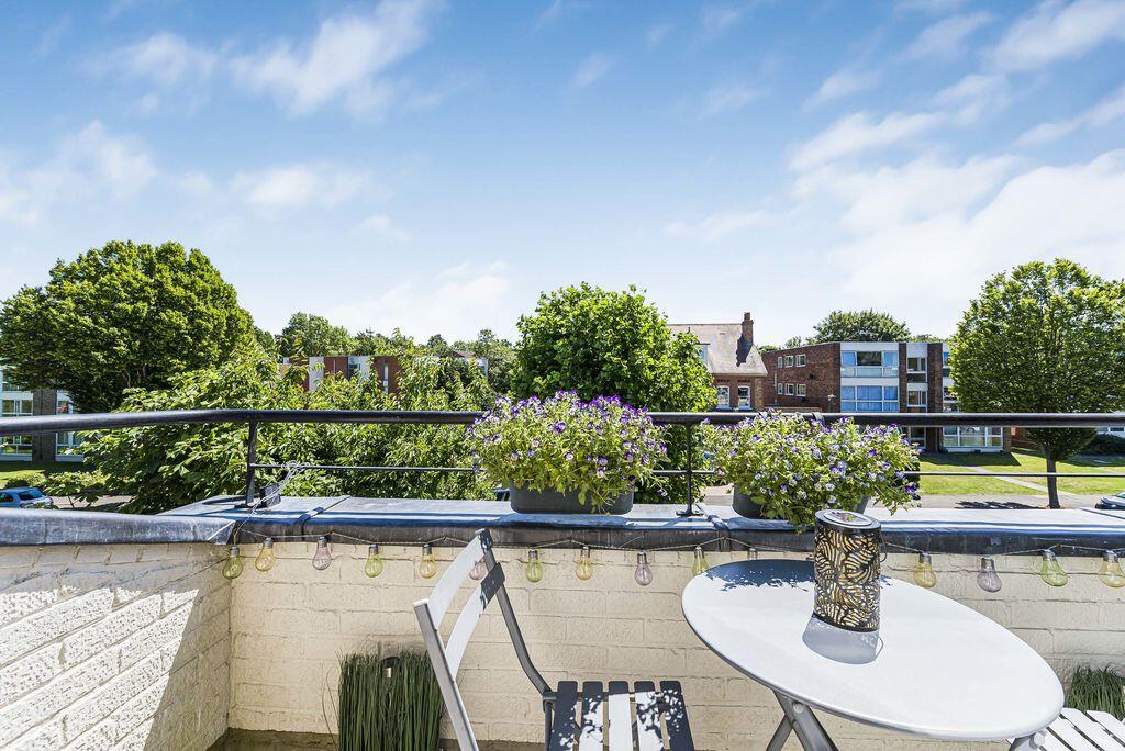 Apartment in London - View 3