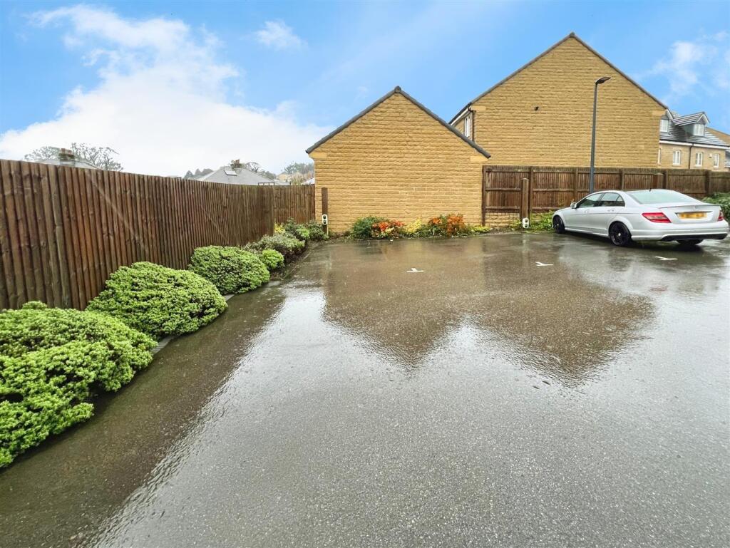 Additional image 26 of Brompton Drive, Bradford, BD10 0DW