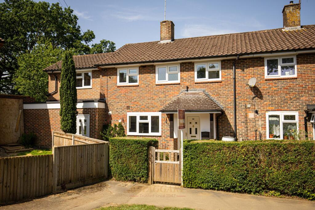 3-bed terraced on Clive Way, Crawley, RH10, £400,000