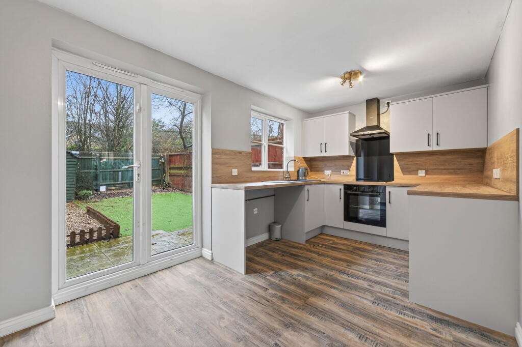 Abbots Close, Kettering, NN15 photo 3