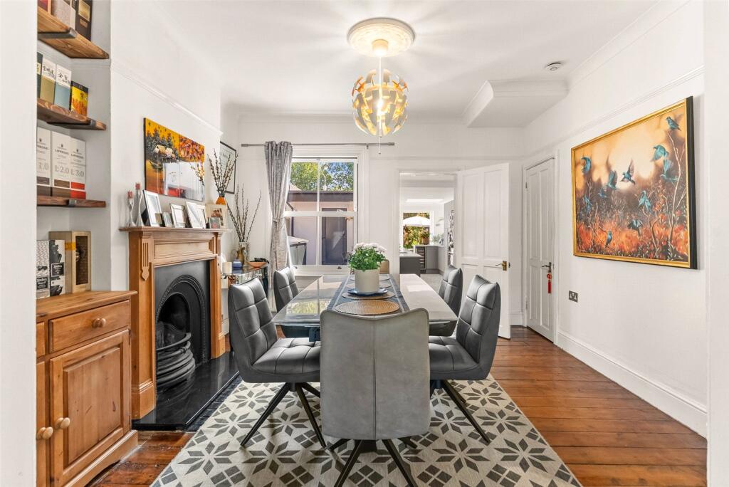 House in London, The Beveree, Hampton - View 4