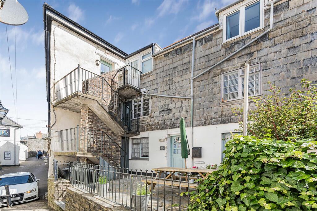 Apartment in Port Isaac, Port Gaverne, St. Endellion - View 2