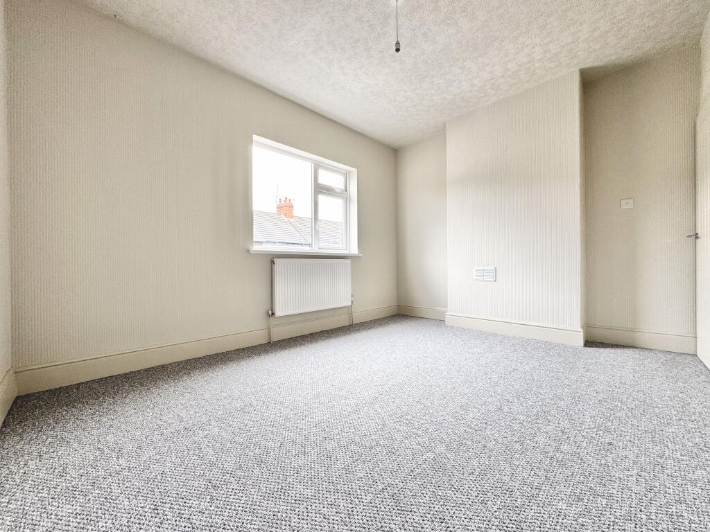 House in Grimsby, New Clee - More