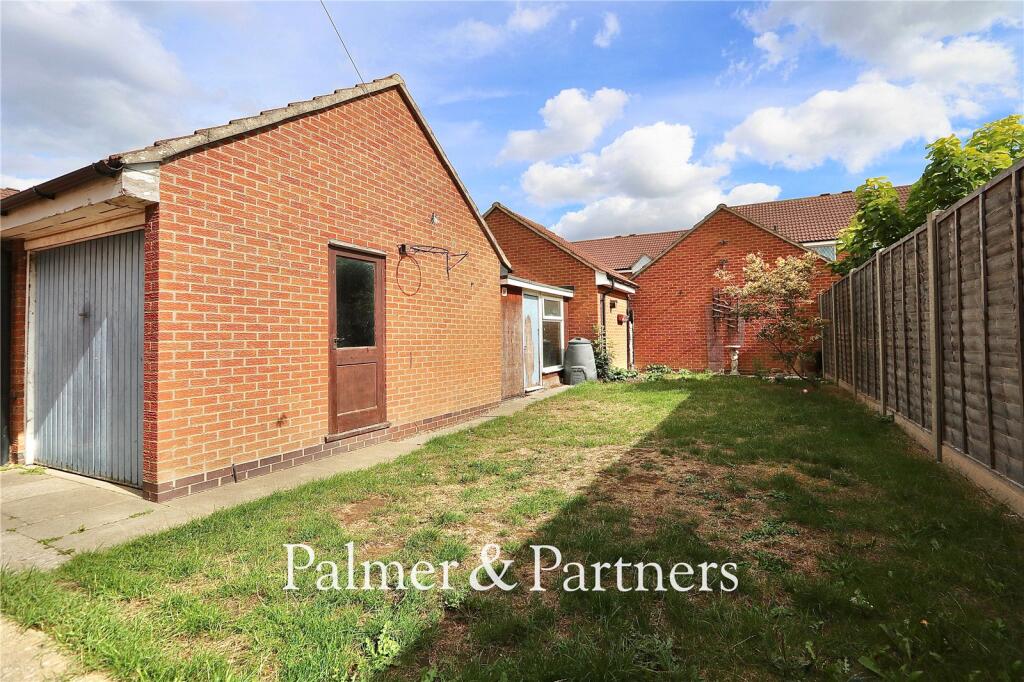 House in Ipswich, Pinebrook, Pinewood - View 3