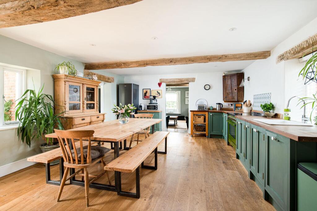House in Swindon - View 4