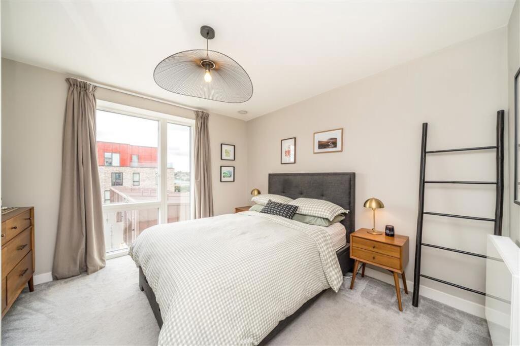 Apartment in London - More