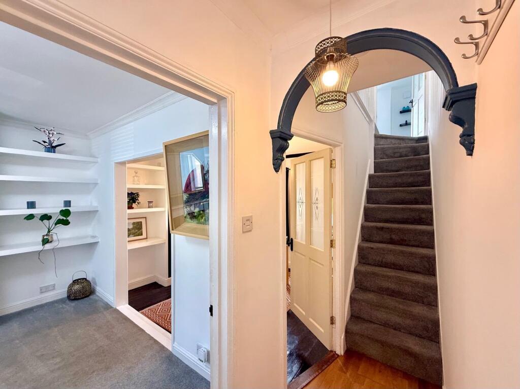 House in Swindon, Okus, Old Town - More