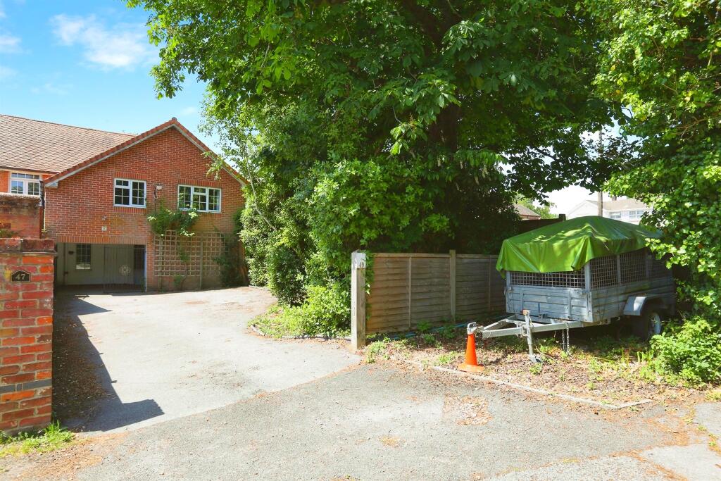 Main image of property: The Avenue, Fareham