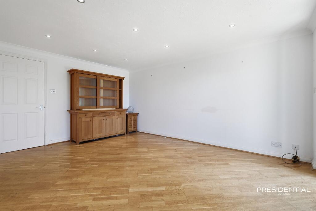 House in Epping Forest, Epping Upland - More