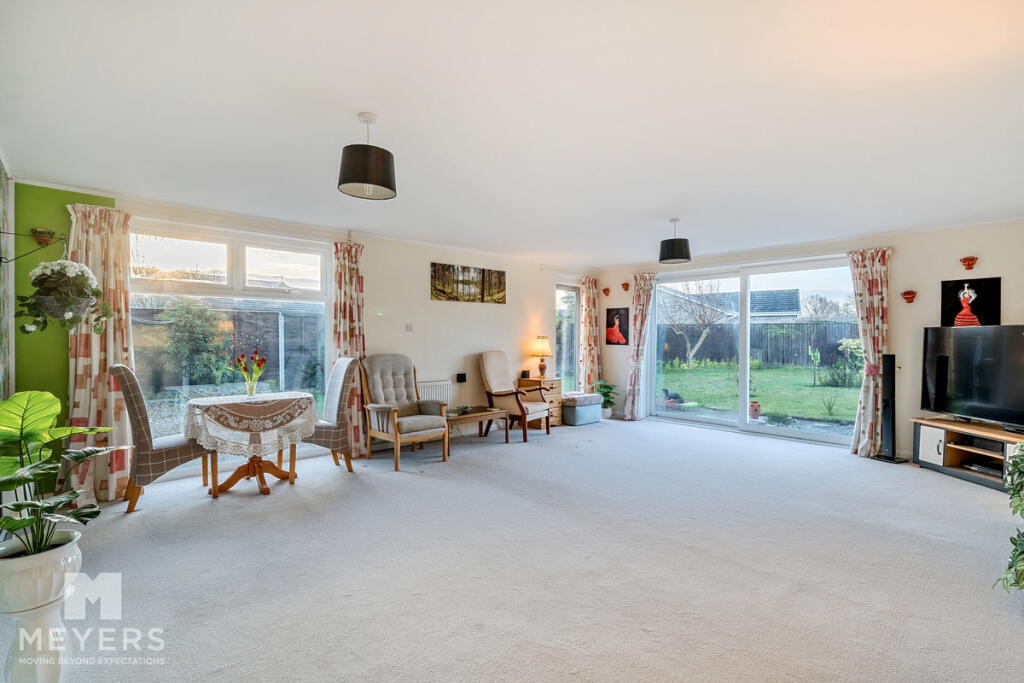 Glenmoor Road, Ferndown, BH22 8 photo 4