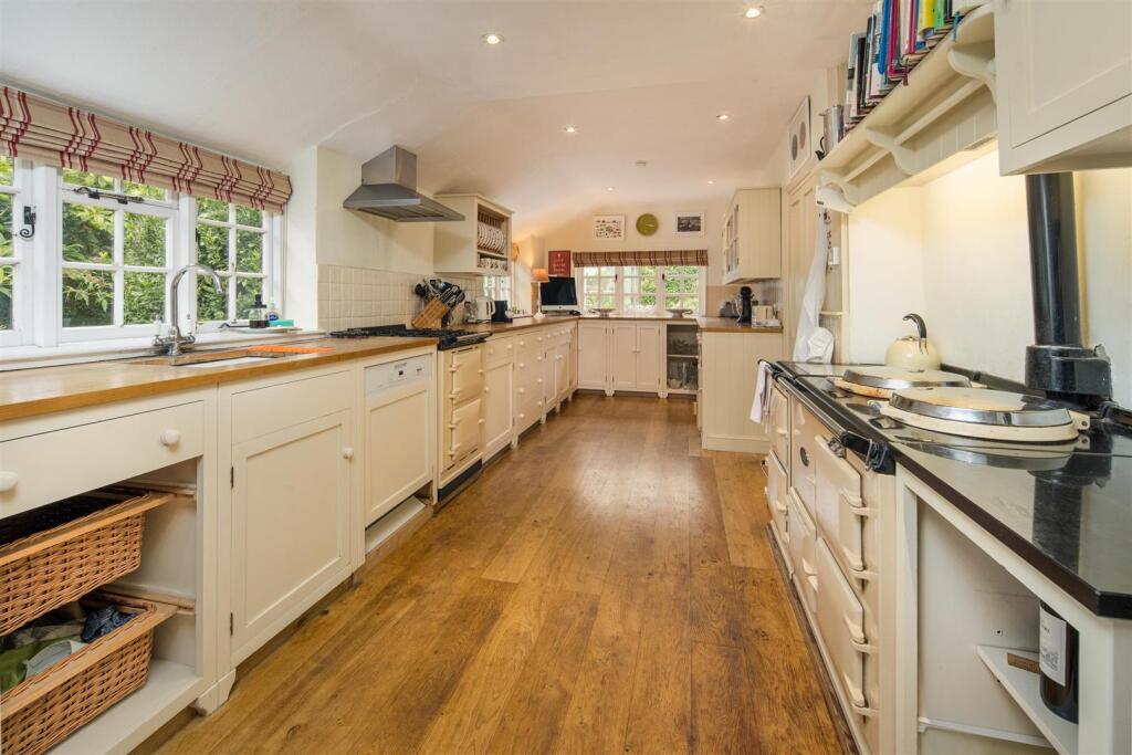 House in Yarmouth, Norton Green - More