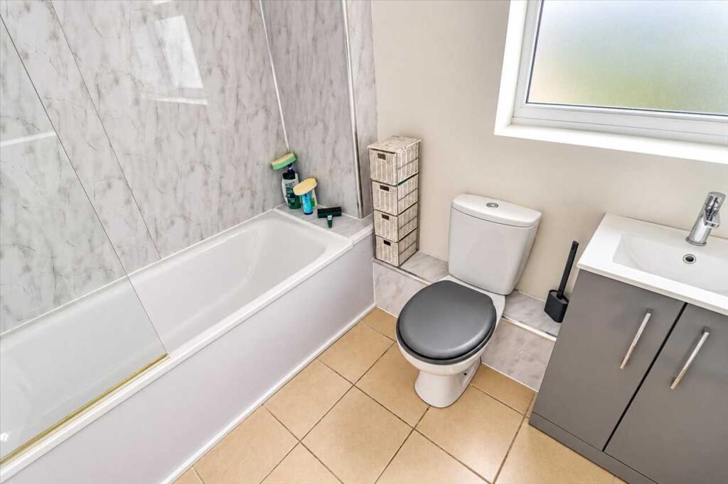 Apartment in Colchester - View 4