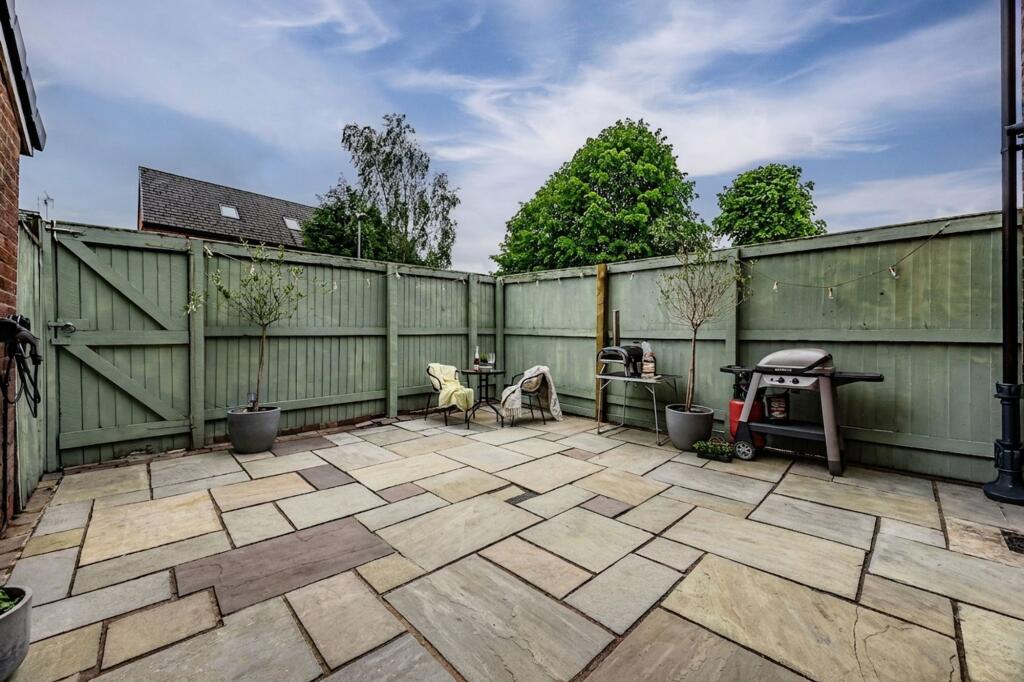 House in Tameside, Gee Cross - View 4