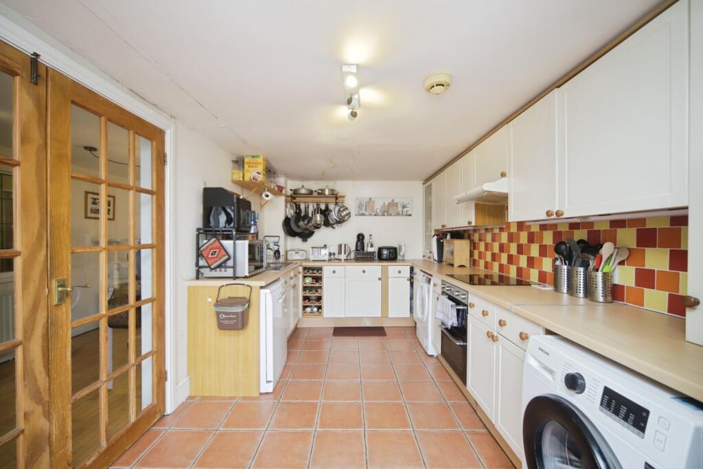 House in Taunton - View 4