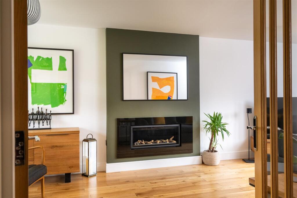 2, Jade Drive, Hagley photo 5