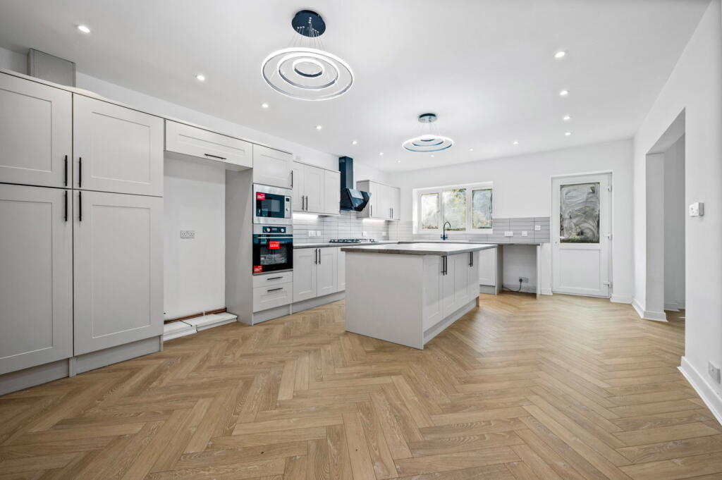House in Solihull, Ulverley Green - View 2