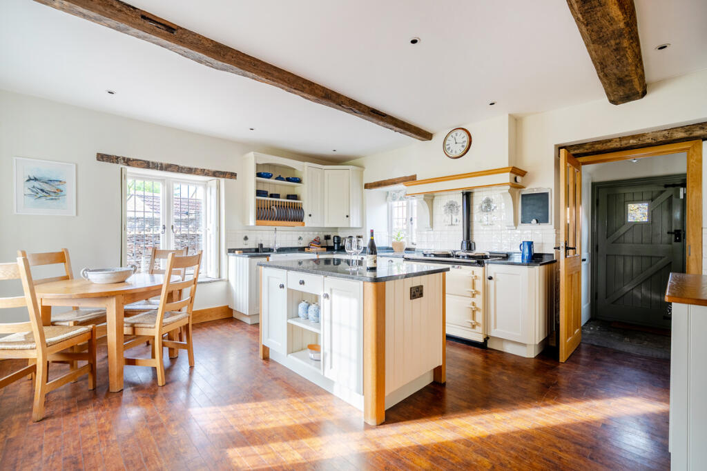 Court Road, Bristol, BS36 photo 3